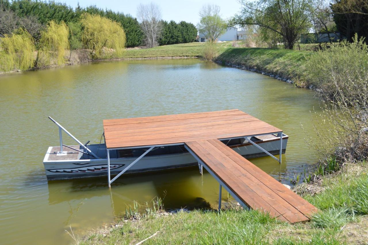 Intertranscoop Lake House Vamosszabadi Luaran gambar