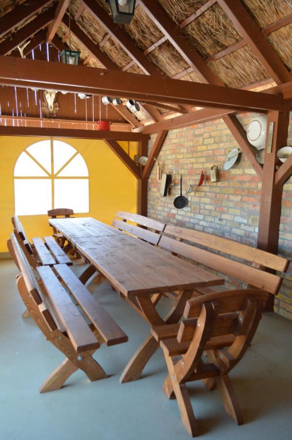 Intertranscoop Lake House Vamosszabadi Luaran gambar